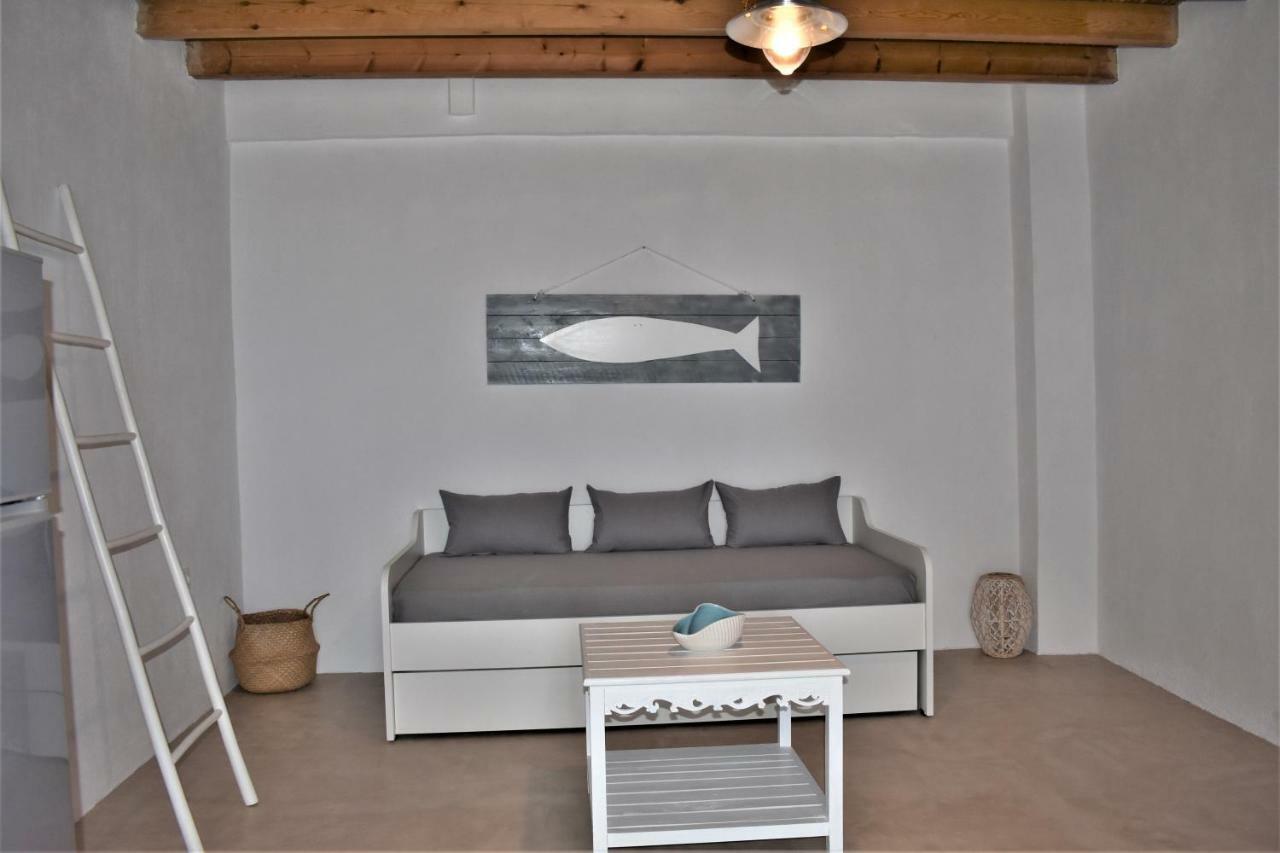 Arsinoi * Serifos Town